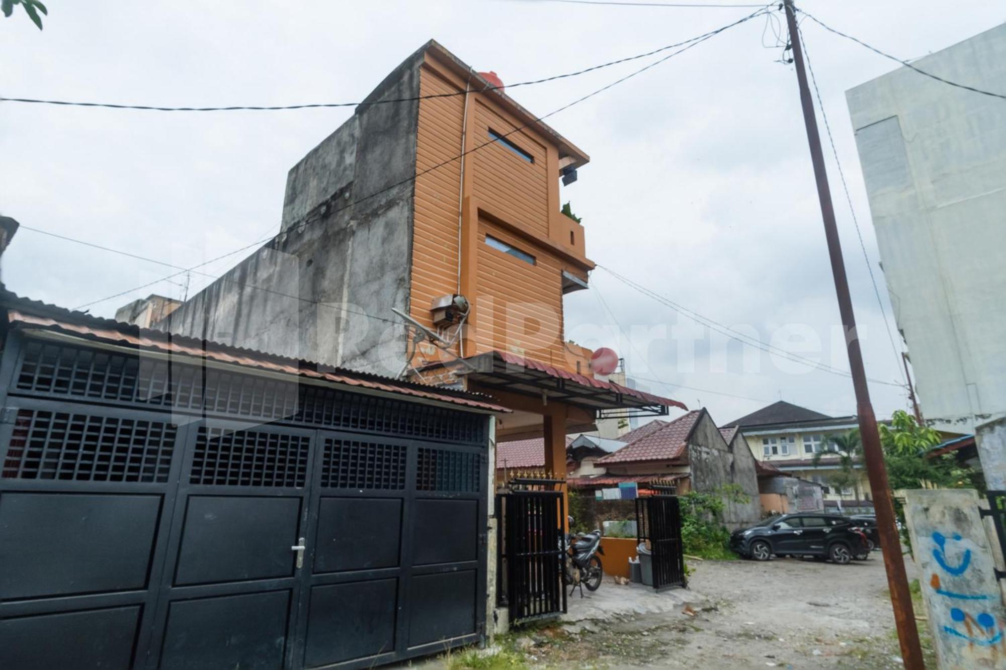 Teratai Guesthouse At Rs Adam Malik Medan Mitra Reddoorz Екстер'єр фото