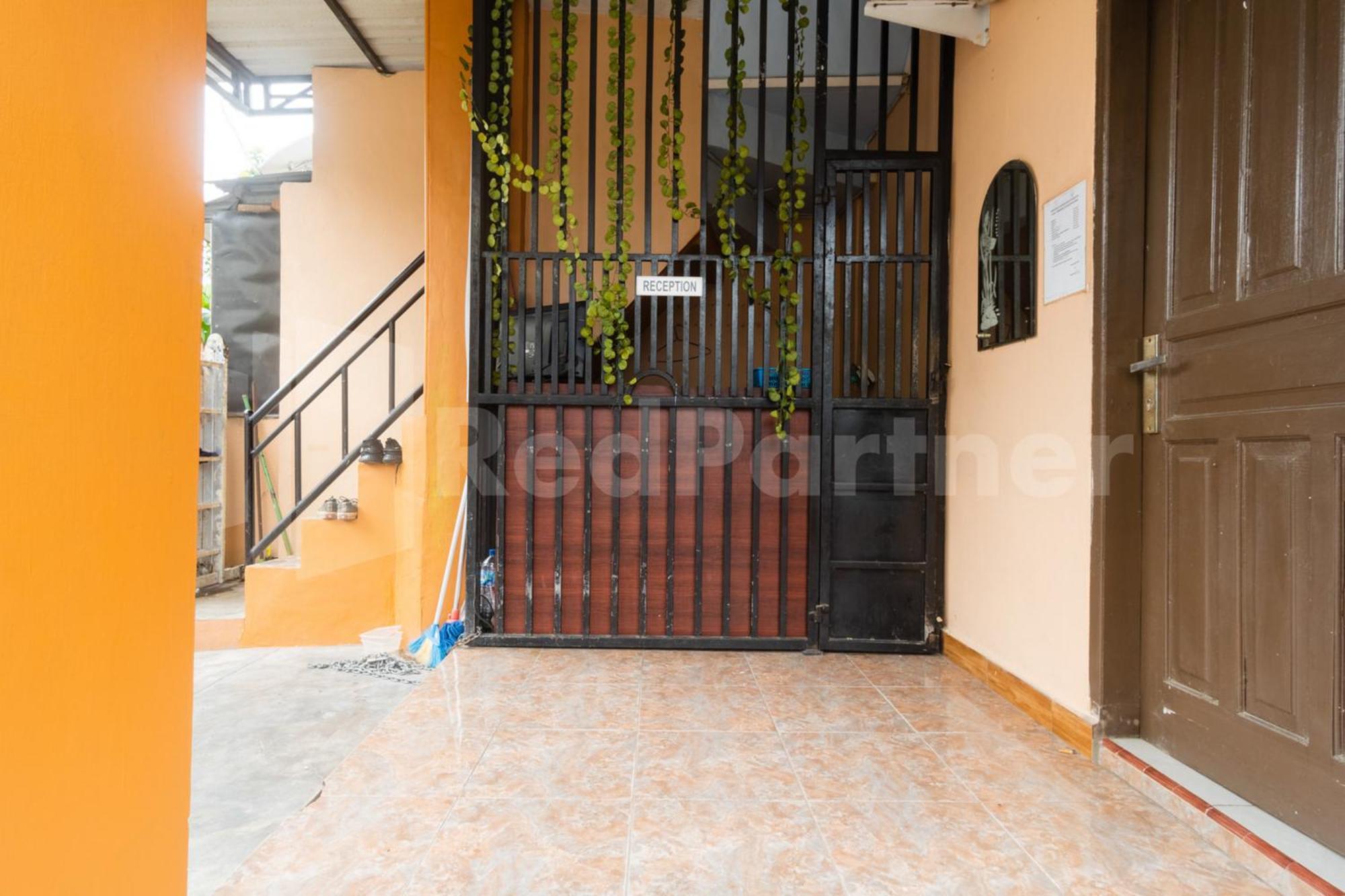 Teratai Guesthouse At Rs Adam Malik Medan Mitra Reddoorz Екстер'єр фото